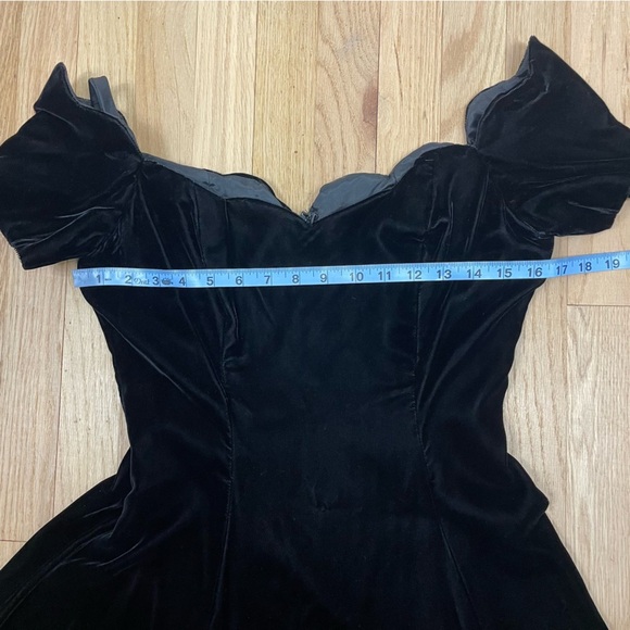 80s Velvet Goth Dress Black 7/8 Tulle 80s 90s Scallop Doll Grunge Alt Party LBD - Picture 11 of 15